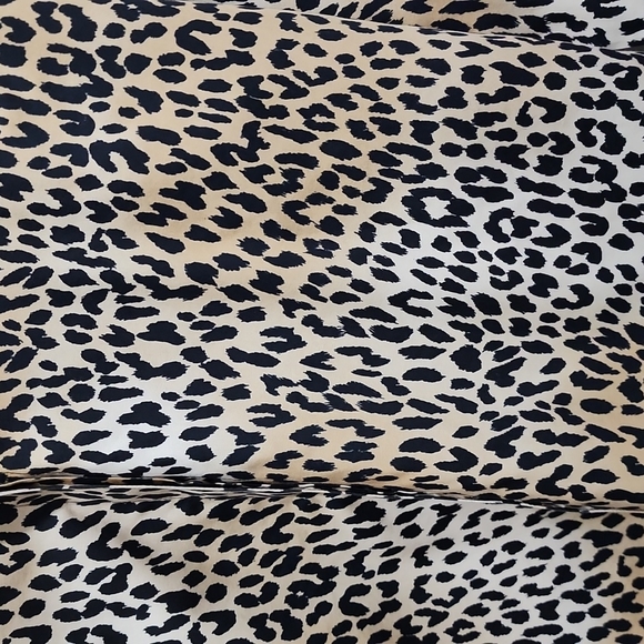 Chico's leaord print button down long sleeve 100% cotton no-iron blouse size 1 - Picture 2 of 6